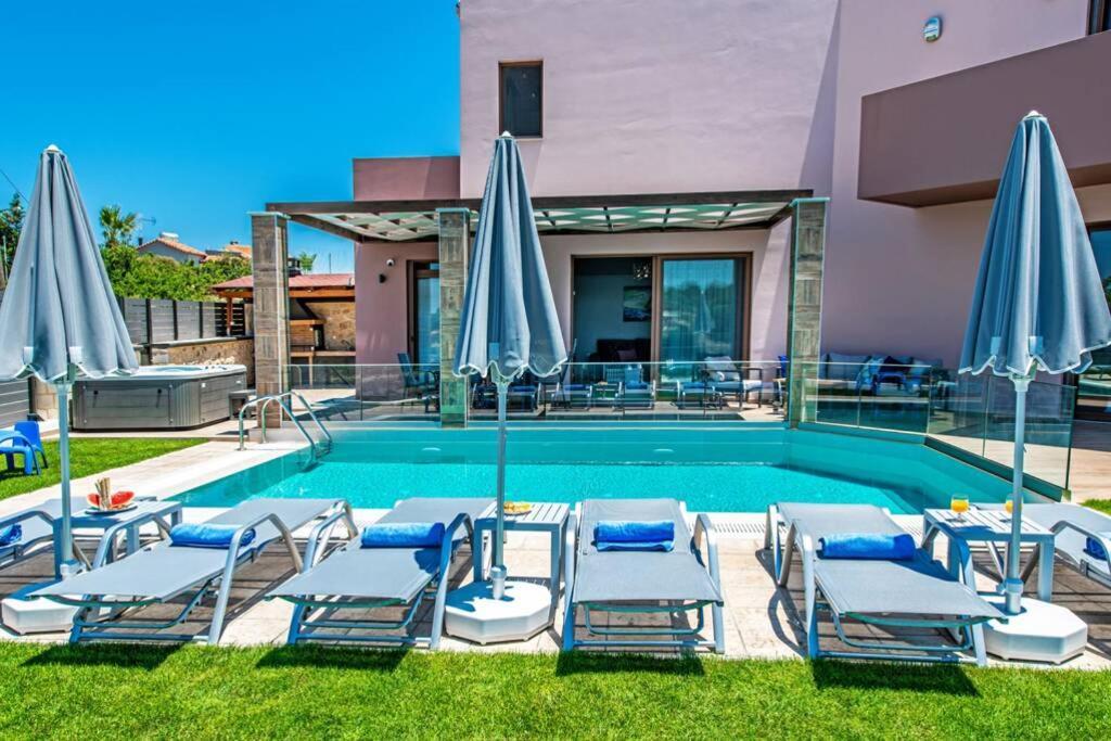 Villa Anthi, A Modern Villa With Salted Water Pool,Hot Tub & Bbq! Réthimno Kültér fotó
