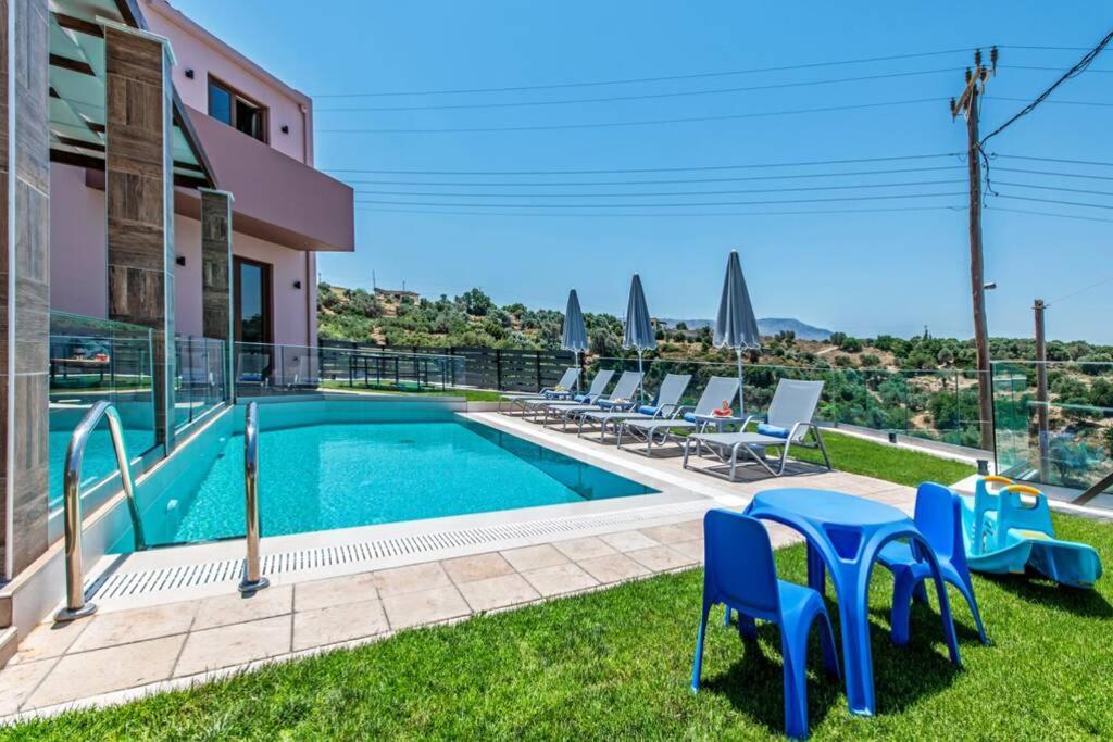 Villa Anthi, A Modern Villa With Salted Water Pool,Hot Tub & Bbq! Réthimno Kültér fotó