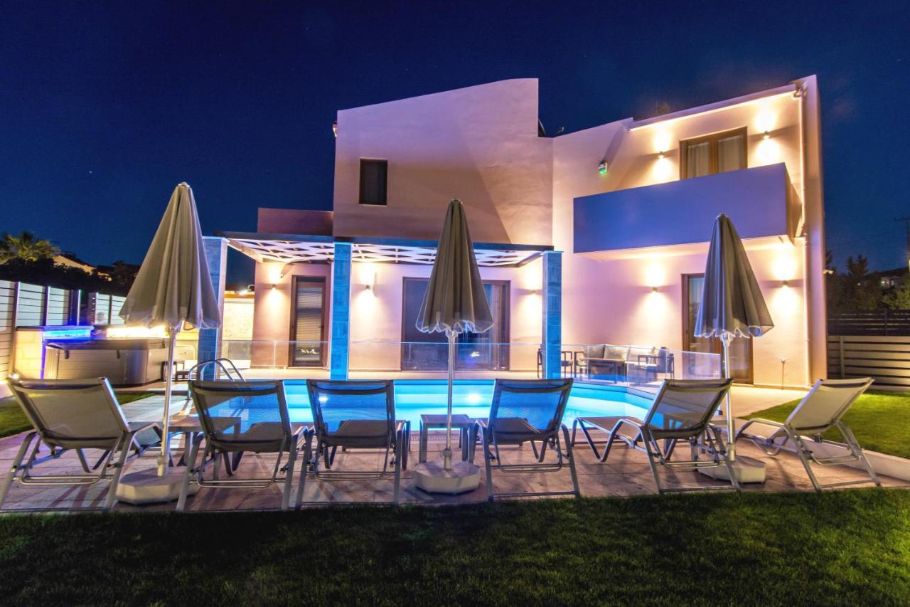 Villa Anthi, A Modern Villa With Salted Water Pool,Hot Tub & Bbq! Réthimno Kültér fotó