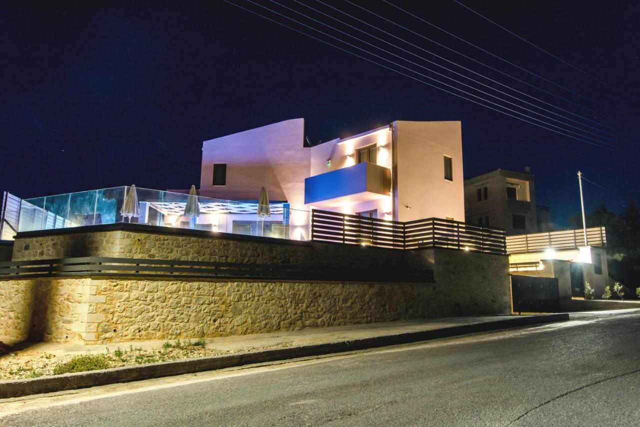Villa Anthi, A Modern Villa With Salted Water Pool,Hot Tub & Bbq! Réthimno Kültér fotó